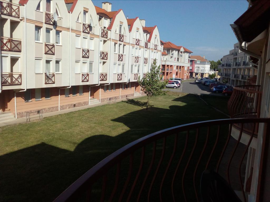 Gobe Apartman Hajdúszoboszló Exterior foto